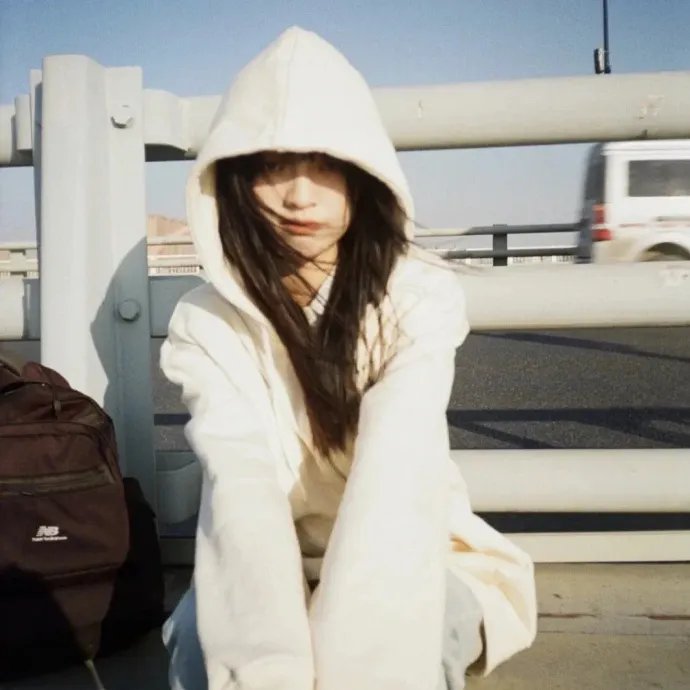 白衣侠女